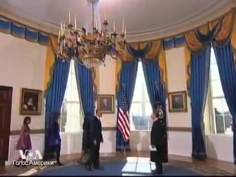 VOA 俄语新闻 · 2013-01-22 - Michelle Obama's new haircut