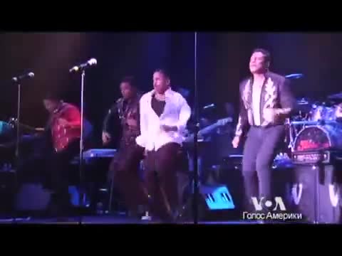 VOA 俄语新闻 · 2012-12-24 - Michael Jackson's brothers, or the 