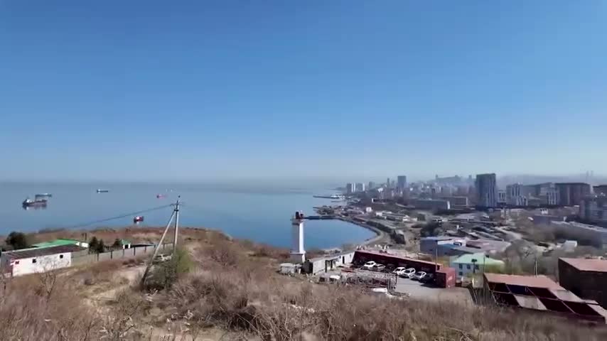 符拉迪沃斯托克大学生海滩清洁行动